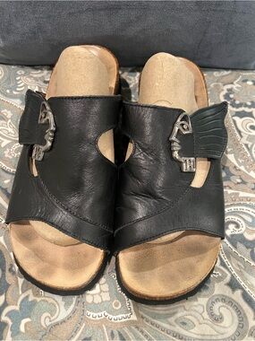 Think! Mizzi Face Black Leather Slide Sandals